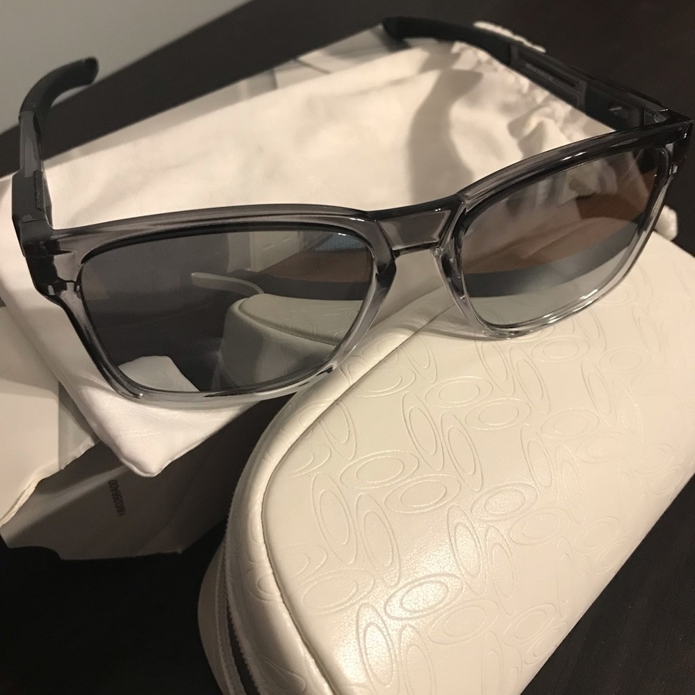 Unisex Oakley Sunglasses